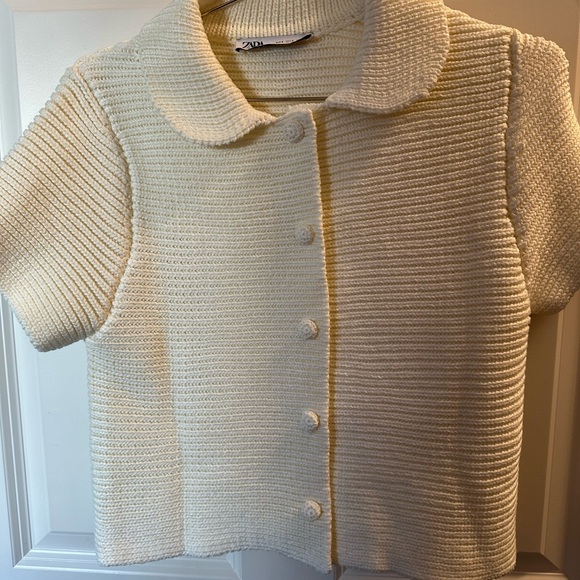 Zara Sweaters - Zara Cream Knit Button-Up Cardigan